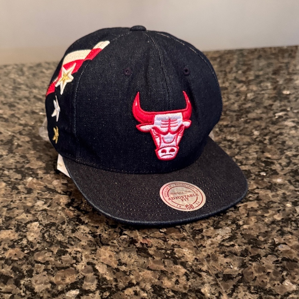 Mitchell & Ness Bulls SnapBack Denim Hat with Red Logo NWOT